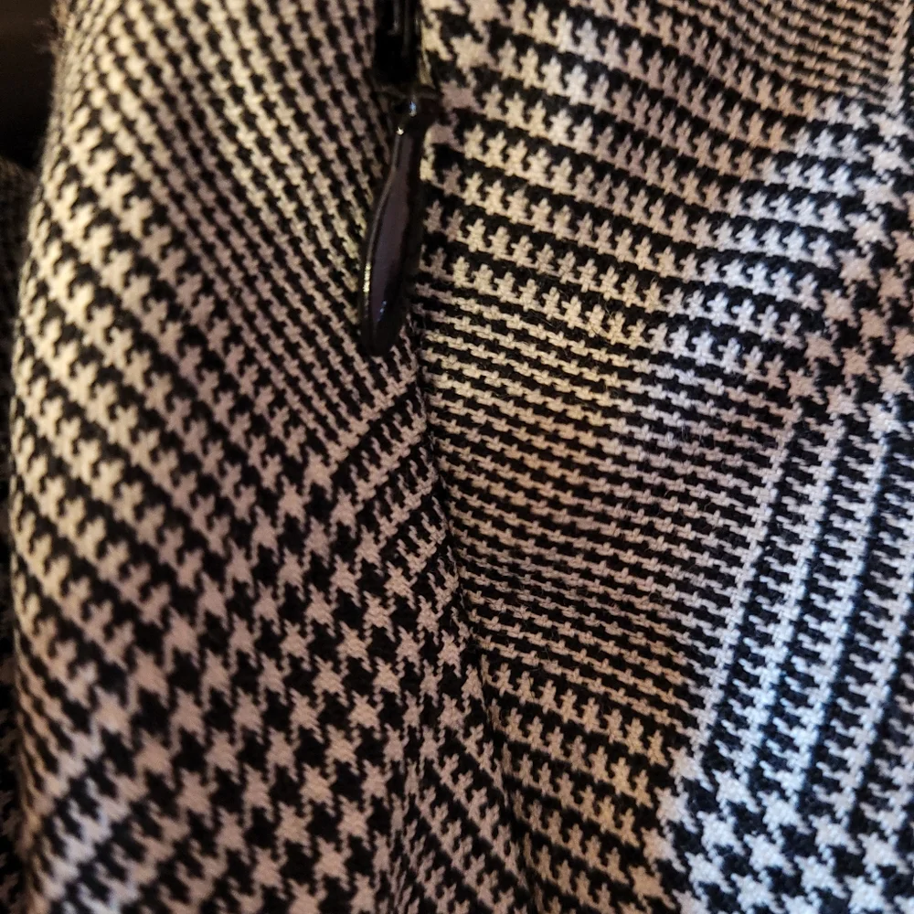 Chaps 100% Wool Skirt Size 16 Black and White Lined Pleated Ruffle Side Zip - Picture 6 of 7